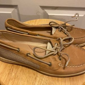 Brown sperrys